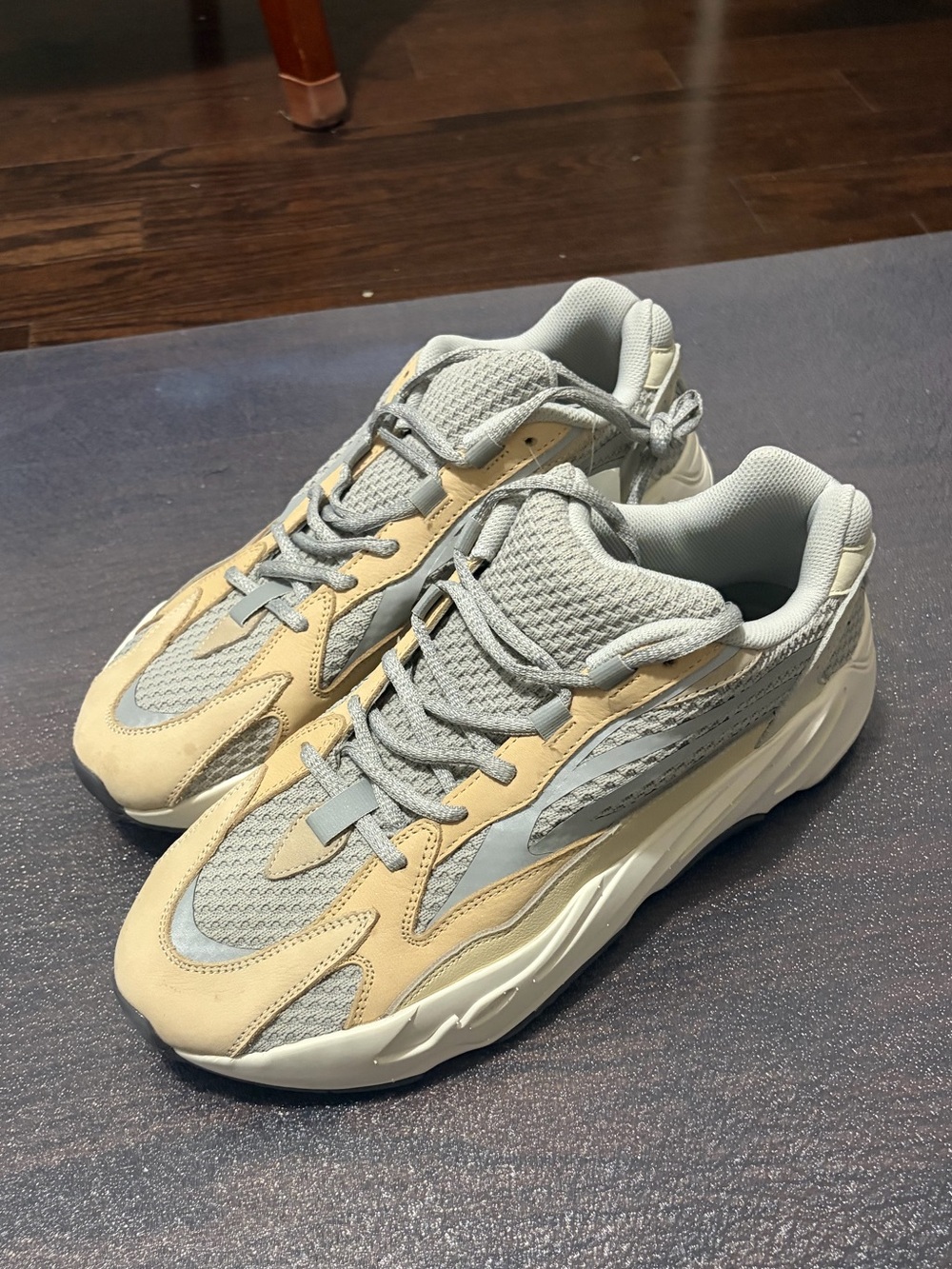 Adidas Yeezy 700 V2 Cream